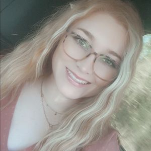 Meet your Posher, Raegan